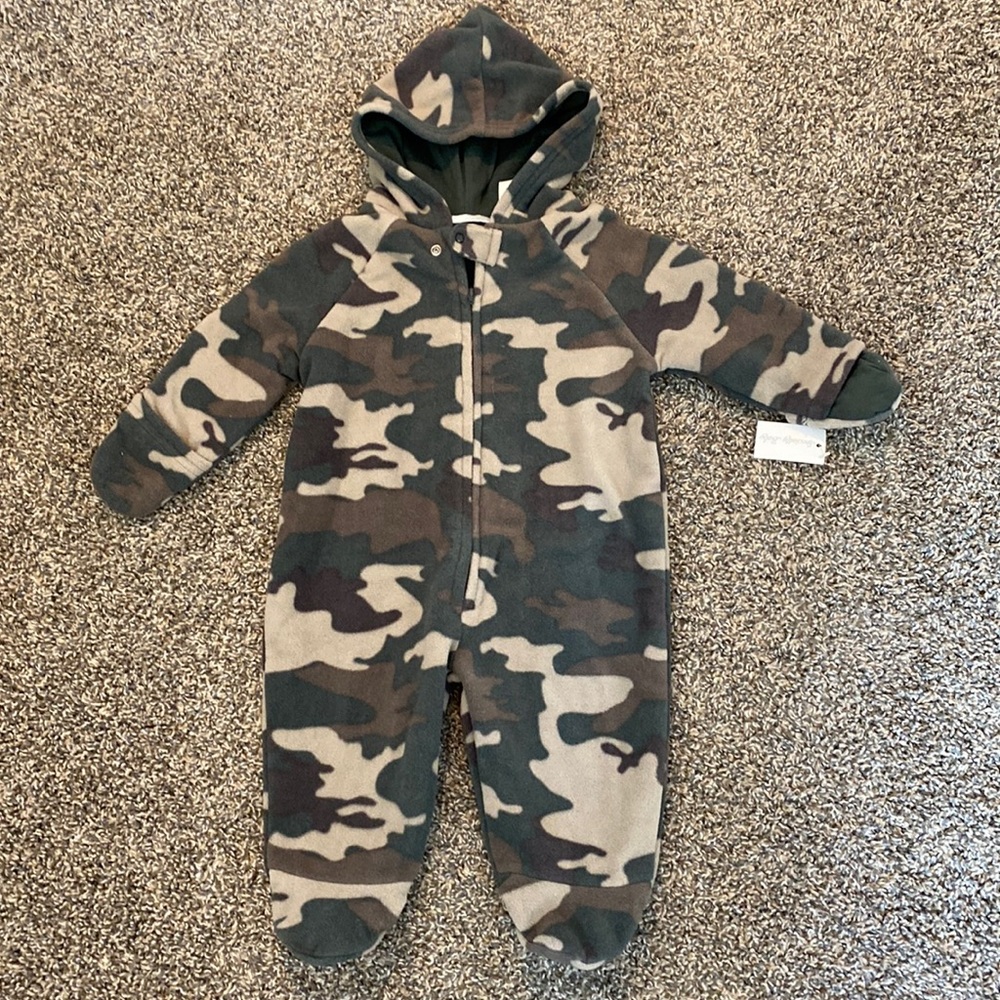 Specialty Baby Fleece Camo One Piece NWT